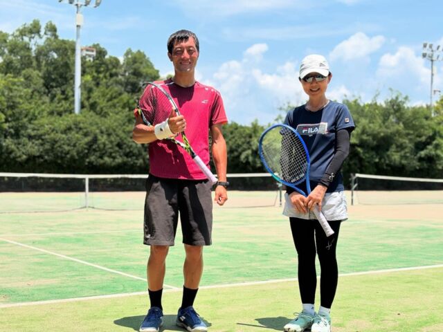 山梨県ピンクリボンレディース《優勝🥇》

6月12日（木曜日）は山梨県ピンクリボンレディーステニス大会が開催され、当スクールの長田ひろ子さん・塚原久代さん（南アルプス市テニス協会所属）ペアが、一般の部で見事 優勝することができました‼️

また、それに伴い10月に開催される全国大会への出場も、無事に決めることができました🎊

今大会は長田さん、塚原さん。ピンクリボンテニス大会優勝、本当におめでとうございます㊗️🎉

お2人の日頃の努力や頑張りの成果が、無事に結果に繋がることができ、本当に良かったです☺️

10月に開催される全国大会でも、良い結果や内容に繋げていけるよう、一緒に頑張っていきたいと思います✊

この度もたくさんの応援、本当にありがとうございました☺️🎾

#テニス
#テニス女子
#テニス女子ダブルス 
#テニス女子ダブルス大会 
#テニス女子ダブルス試合 
#テニス女子ダブルストーナメント
#テニス女子連 
#テニスコーチ
#テニスコート
#テニスレッスン